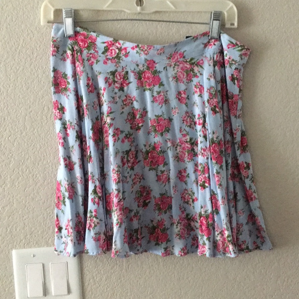 Floral mini skirt
